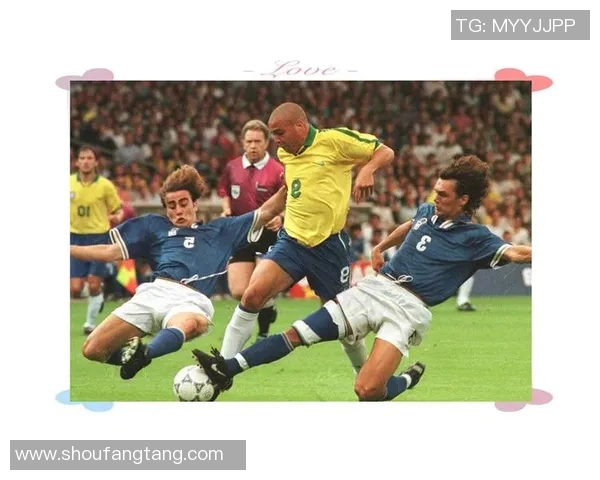 足球明星赌气瞬间全纪录精彩集锦让你领略球场激情与个性魅力